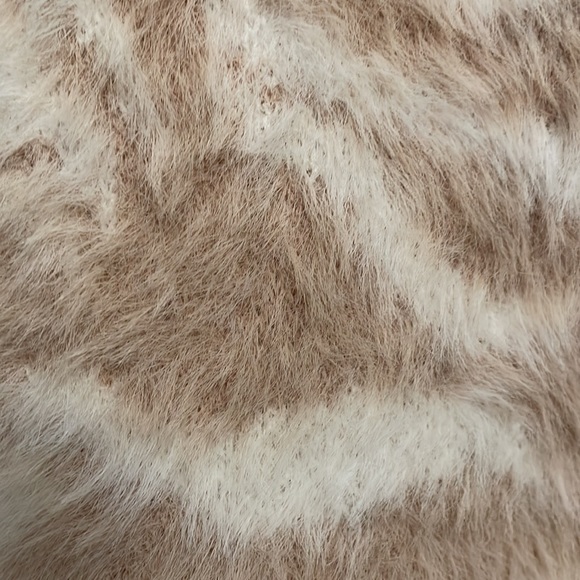 Mink Pink sweater NWT - Picture 3 of 6